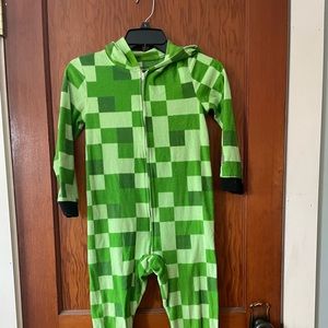 Minecraft creeper inside